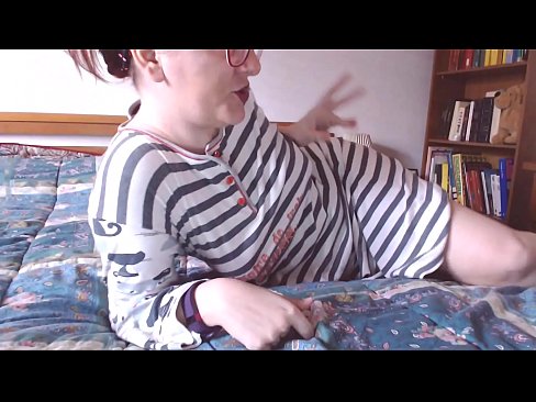 ❤️ この大きな黒いチンコを口に含む小さな奴隷 ️ セックスビデオ ❌️❤