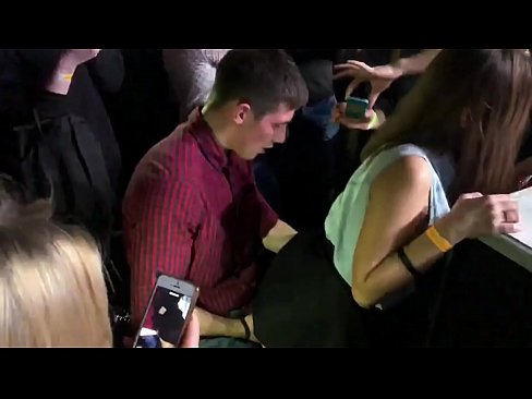 ❤️ ロシアのナイトクラブでリアルセックス。18歳のロシア人少女がナイトクラブで肛門と膣を犯される ️ セックスビデオ ❌️❤